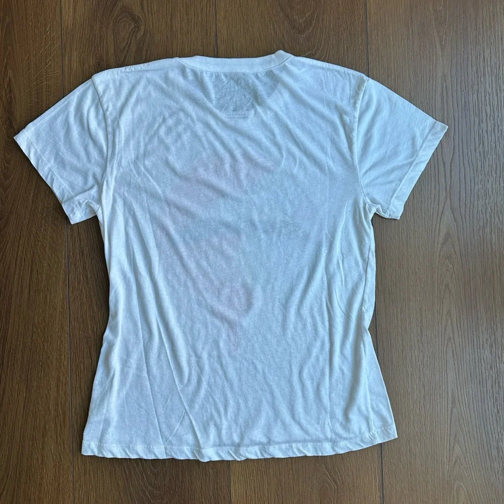 Chaser White Tee with Colorful Lips Design NWOT - Picture 5 of 7